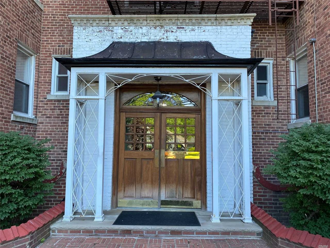 55 Grand Ave #2d - Photo 2 of 17