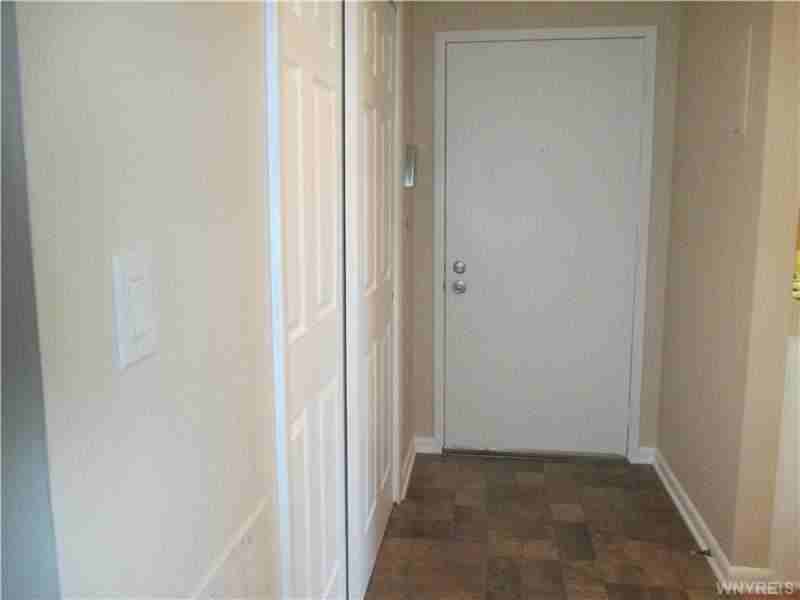 24 Coolbrook Ct - Photo 3 of 13