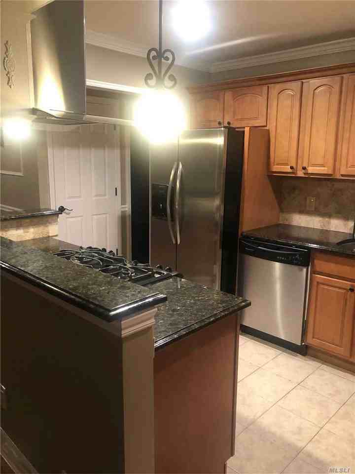 245 Oakland Ave - Photo 2 of 10