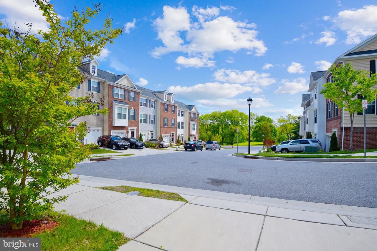 6261 Mckay Cir - Photo 2 of 36