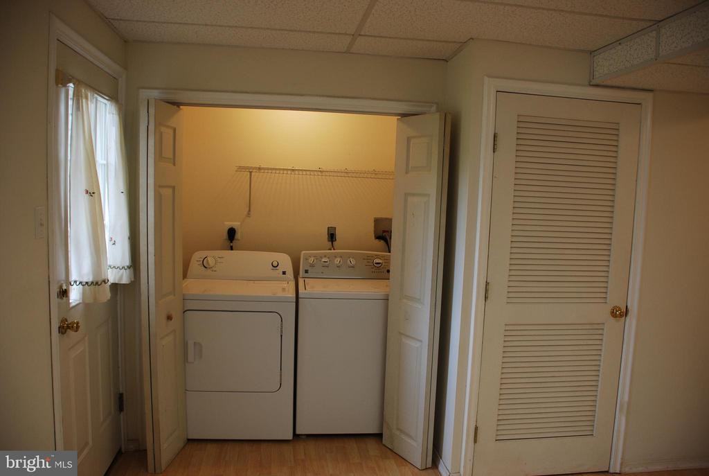 458 Terrace Dr - Photo 3 of 10