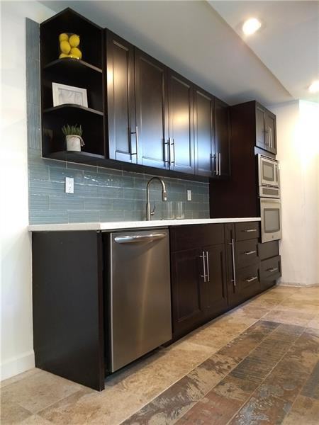 23048 Oxford Pl - Photo 2 of 43