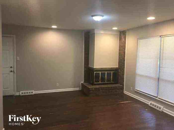 8228 Lieber Rd - Photo 2 of 10