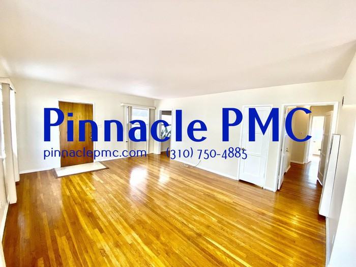 2313 W 185th St - Photo 3 of 20