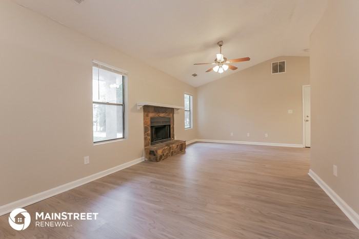 145 Lynda Ln - Photo 3 of 16
