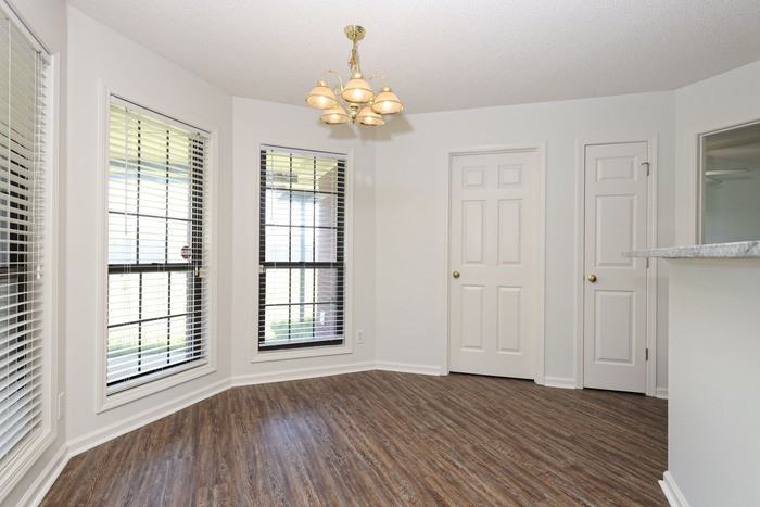 360 Taylor Rd N - Photo 3 of 11