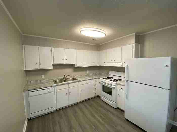 77 Oakwood St - Photo 3 of 6