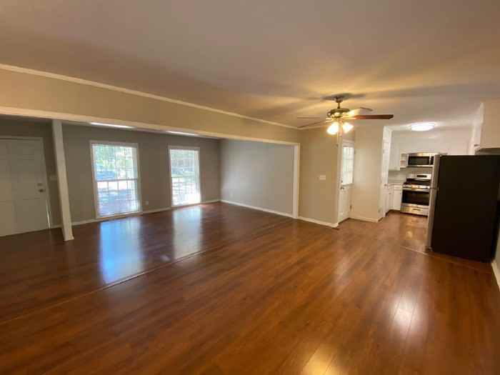 4220 Hillswood Ln - Photo 2 of 6