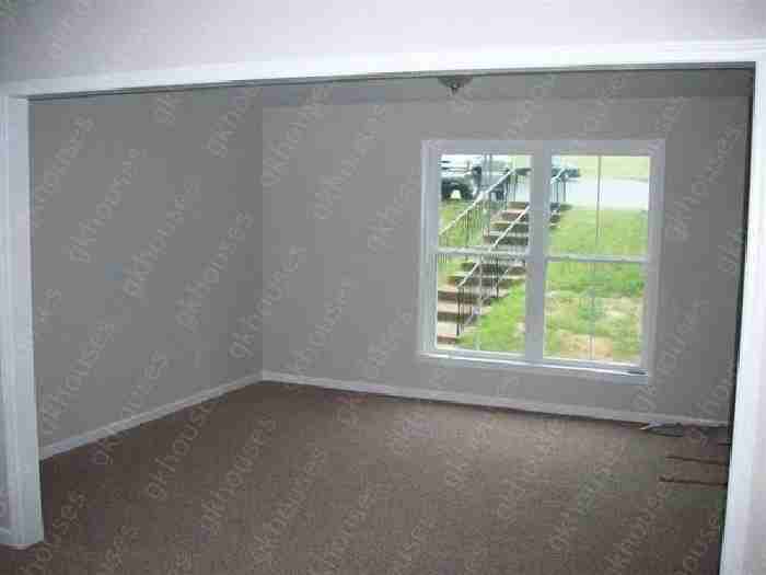 701 Vineland Ct - Photo 3 of 6