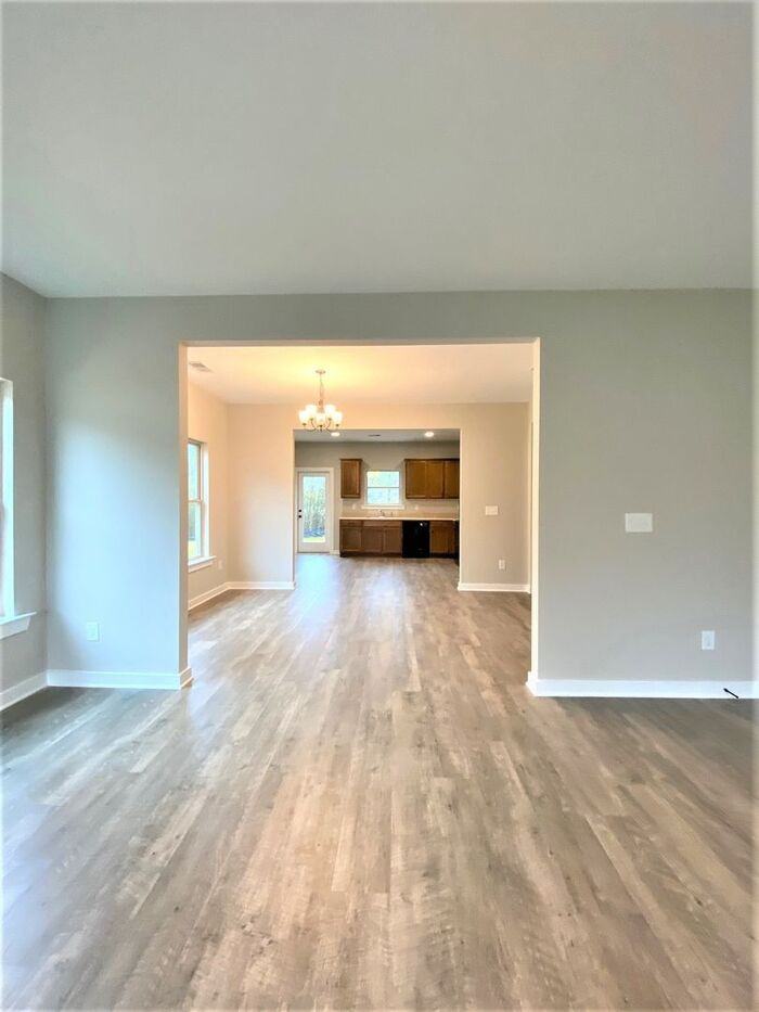 White Oak Cir - Photo 2 of 16