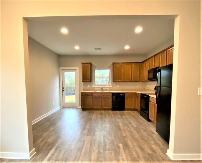 White Oak Cir - Photo 3 of 16