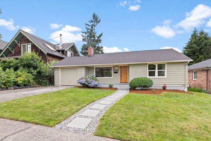 4821 43rd Ave S - Photo 2 of 43