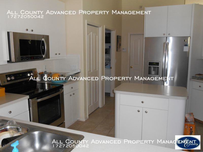 8101 Maidencane Dr - Photo 2 of 5