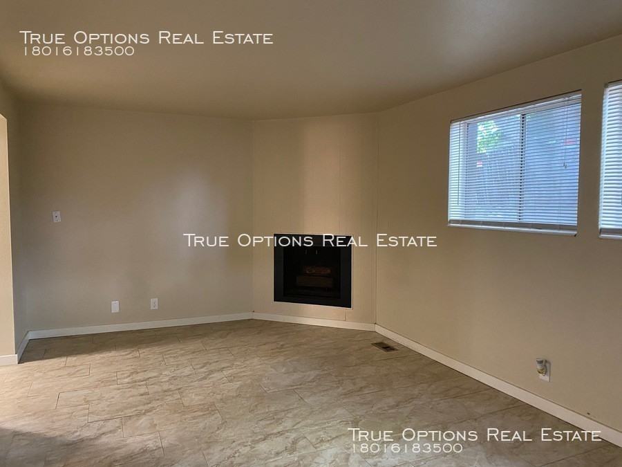 2175 S 300 E #D - Photo 2 of 17