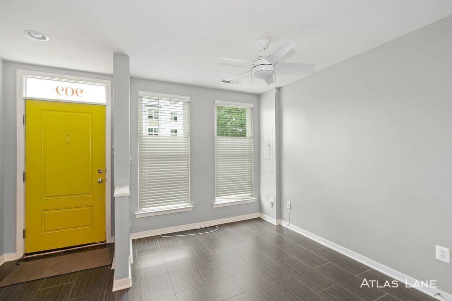 909 5th St Se - Photo 3 of 26