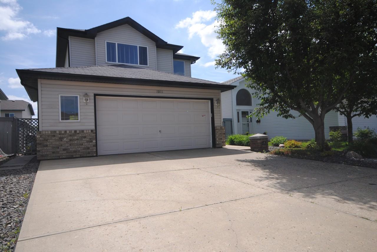 19011 50 Ave Nw - Photo 3 of 33