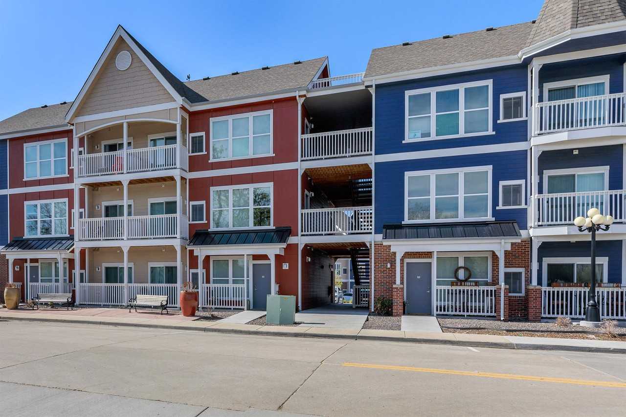 Parker Flats at Old Town Apartments for Rent 19766 E Pikes Peak Ave