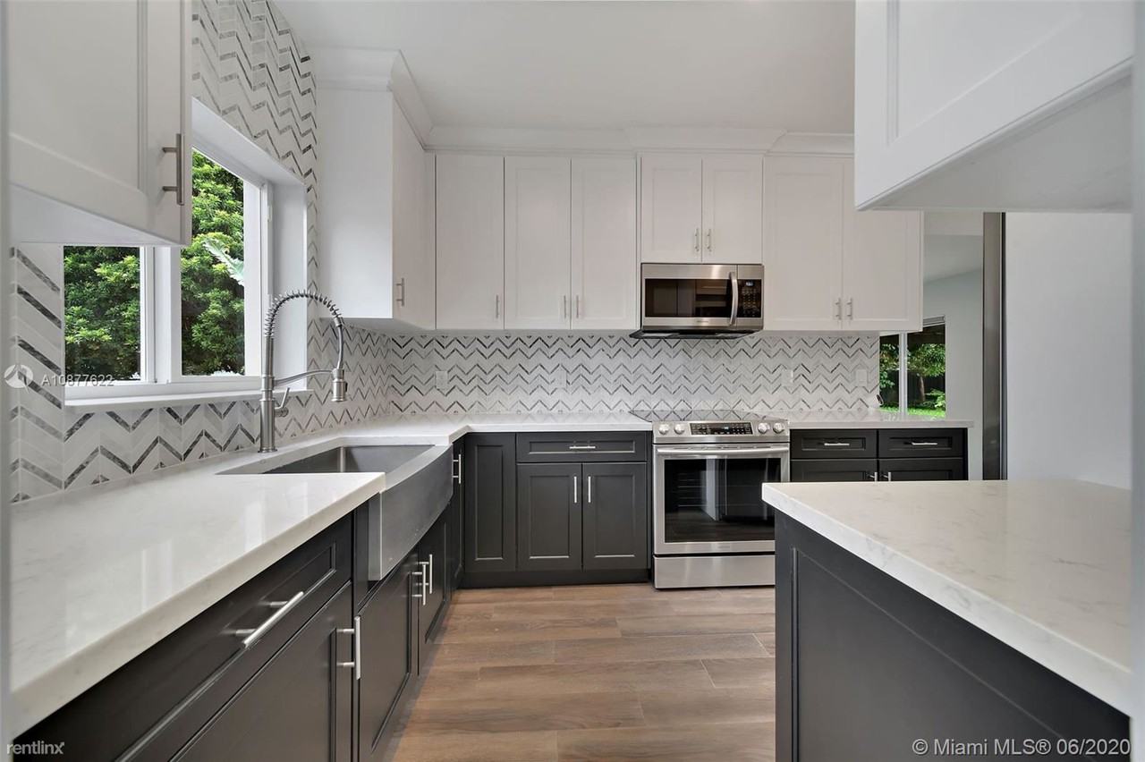 3925 Sw 5th Ter - Photo 3 of 31