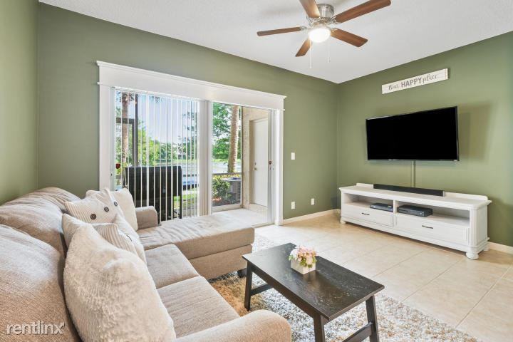 5032 Palmbrooke Cir - Photo 3 of 10