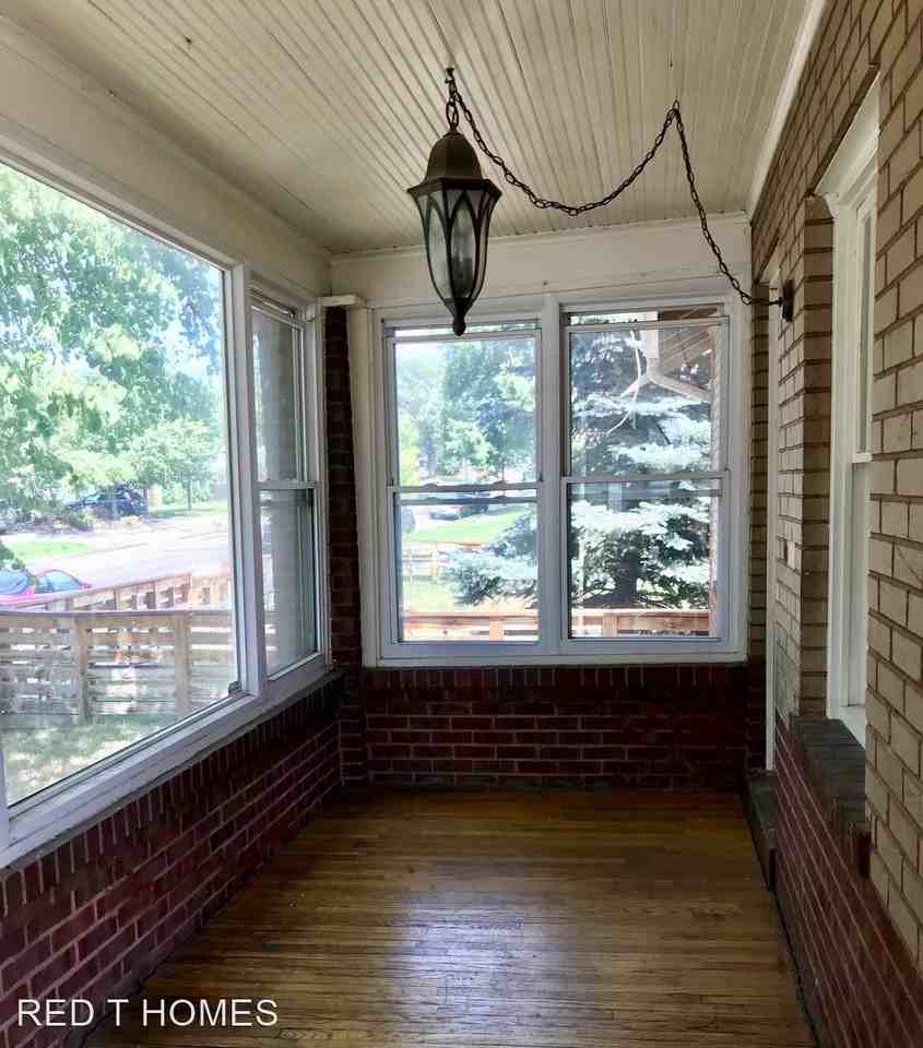 2702 Lowell Blvd - Photo 2 of 15