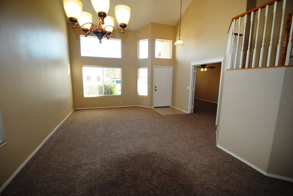 62 N Sandstone St - Photo 3 of 16