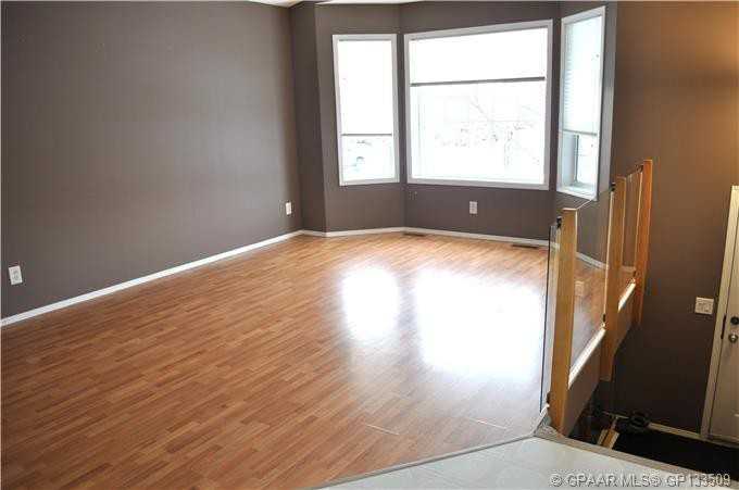 6005 90a St - Photo 2 of 10