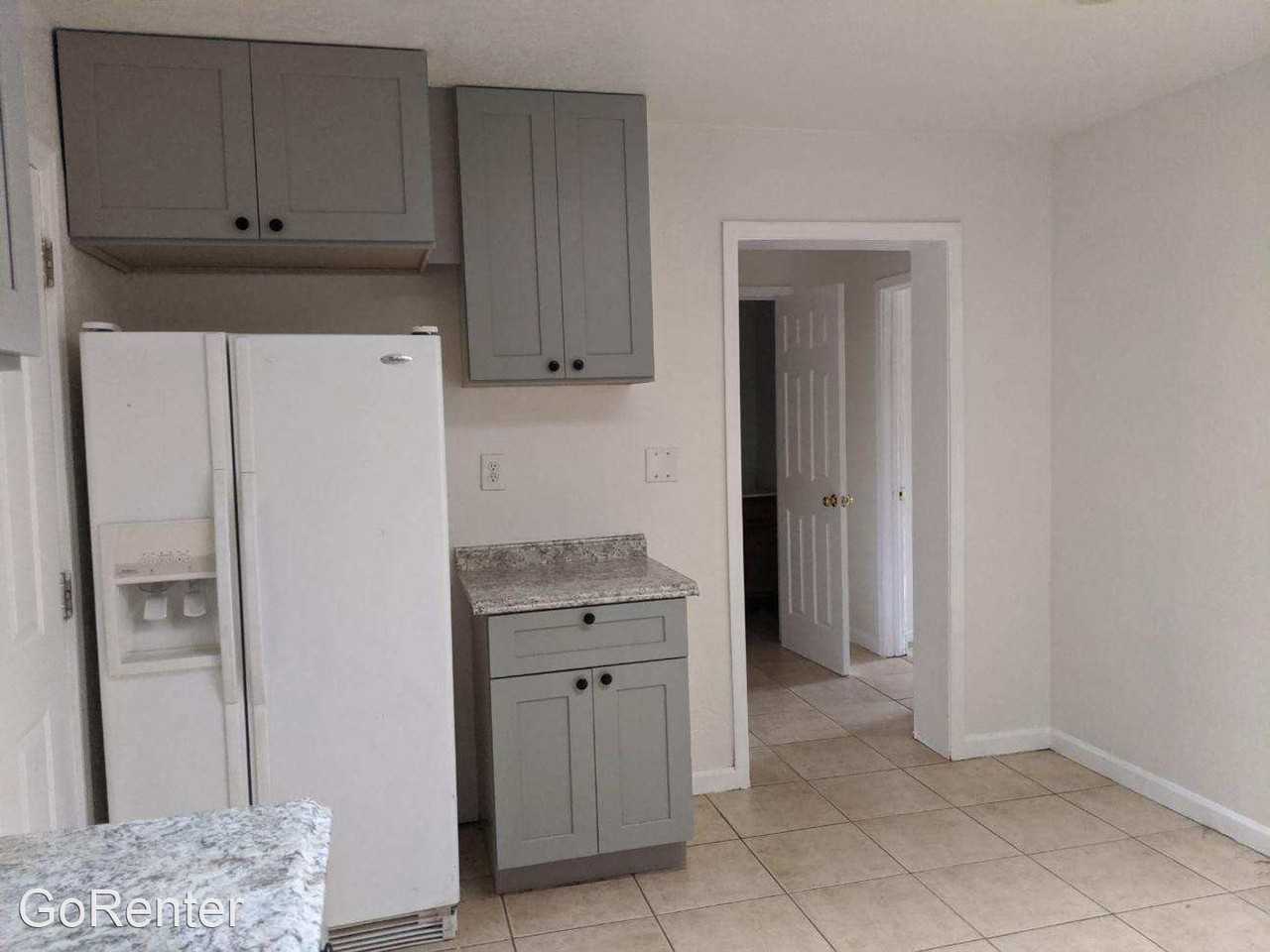 2532 N 47th Dr - Photo 3 of 17