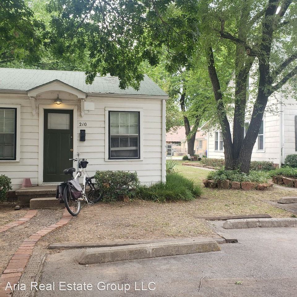 210212 1/2 S. Flood Ave. Apartments in Norman, OK 73072 Zumper