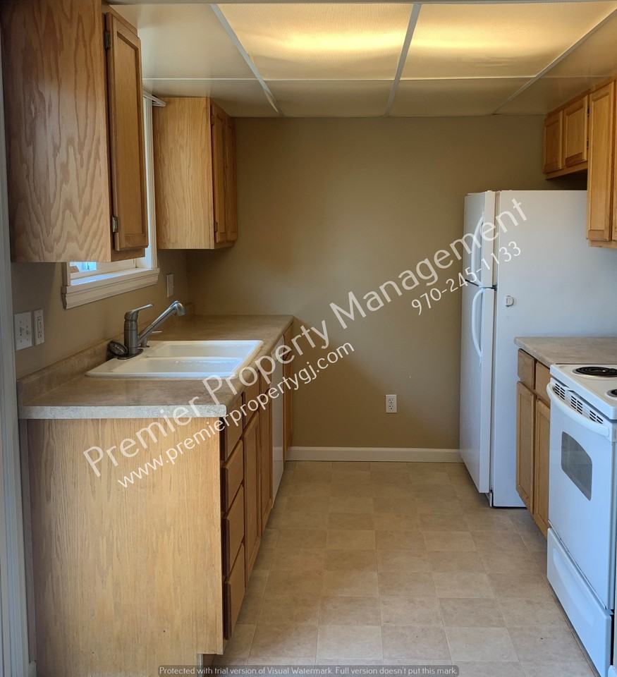 2845 Lexington Ln - Photo 2 of 19