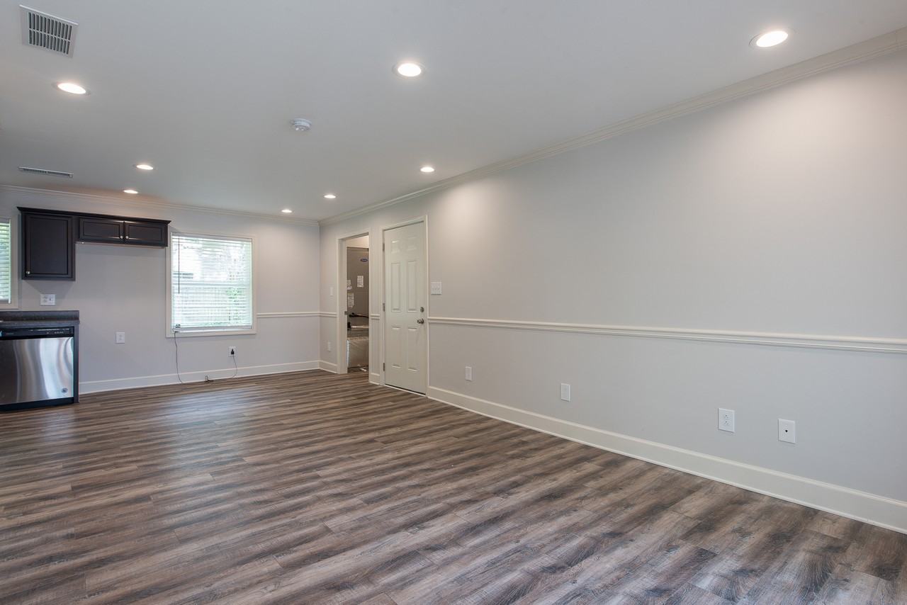 455 Bolton Rd Nw - Photo 3 of 19