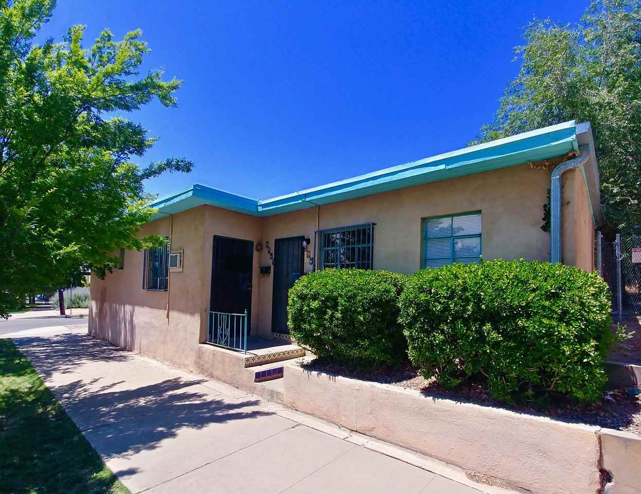 120 134 Buena Vista / 2101 2103 Gold SE Apartments in Clayton