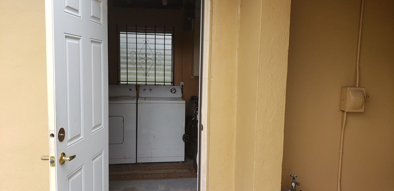 2531 Pierce St - Photo 2 of 18