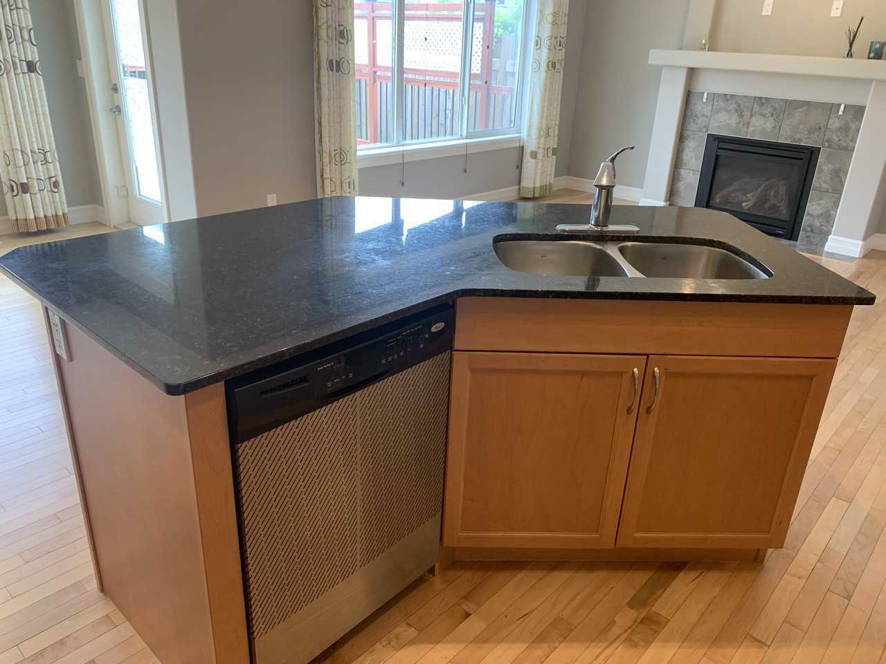 1441 114b St Sw - Photo 3 of 28