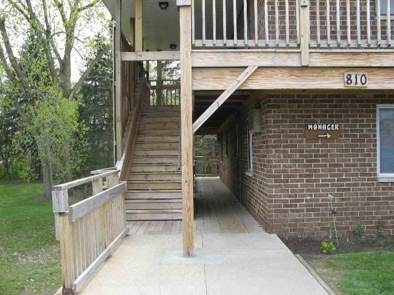 800 S Farmer St - Photo 2 of 12