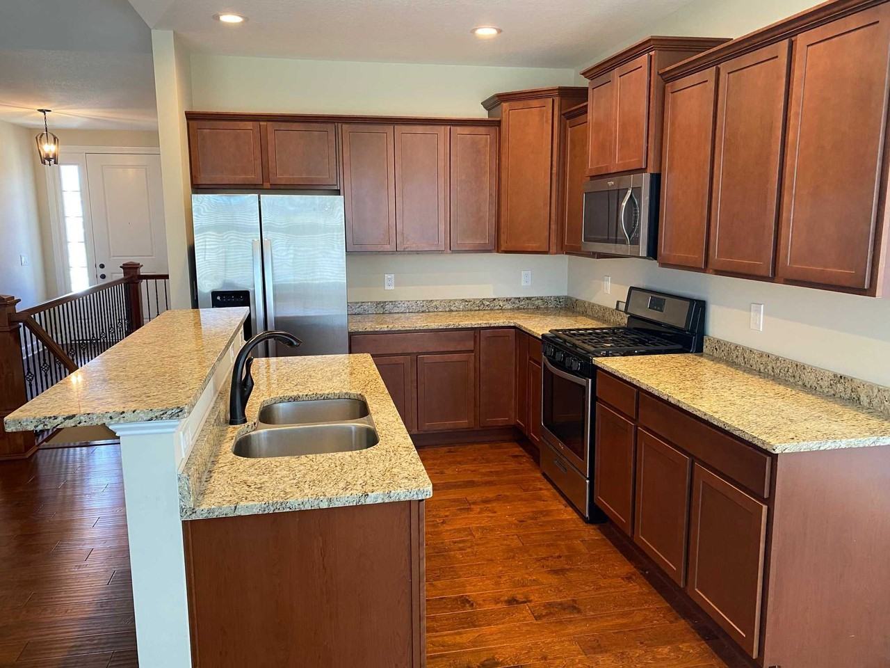11 Blackstone Ct - Photo 3 of 9