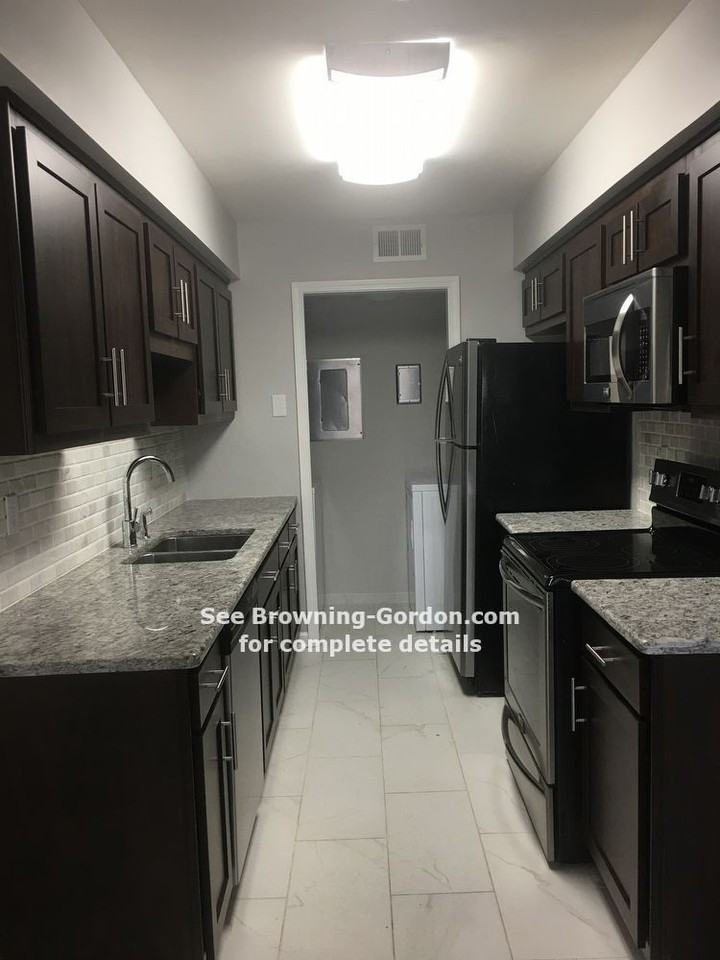 157 Westfield Dr - Photo 3 of 8