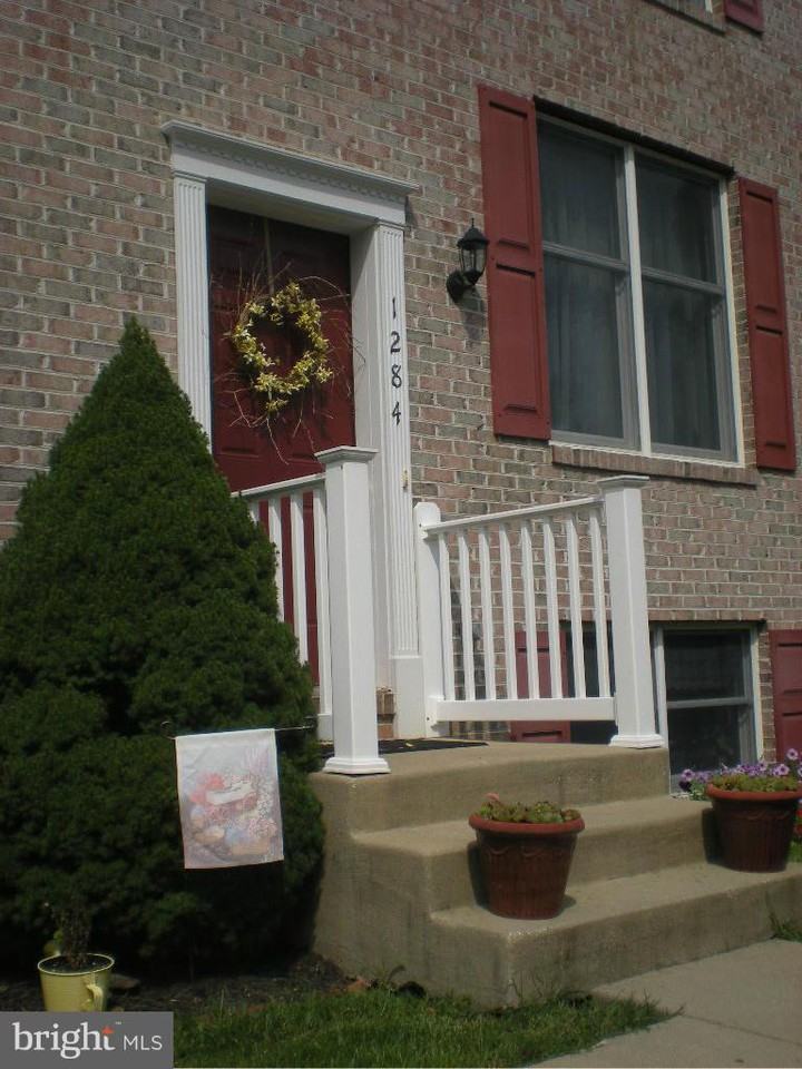 1284 Fairway Dr - Photo 2 of 8