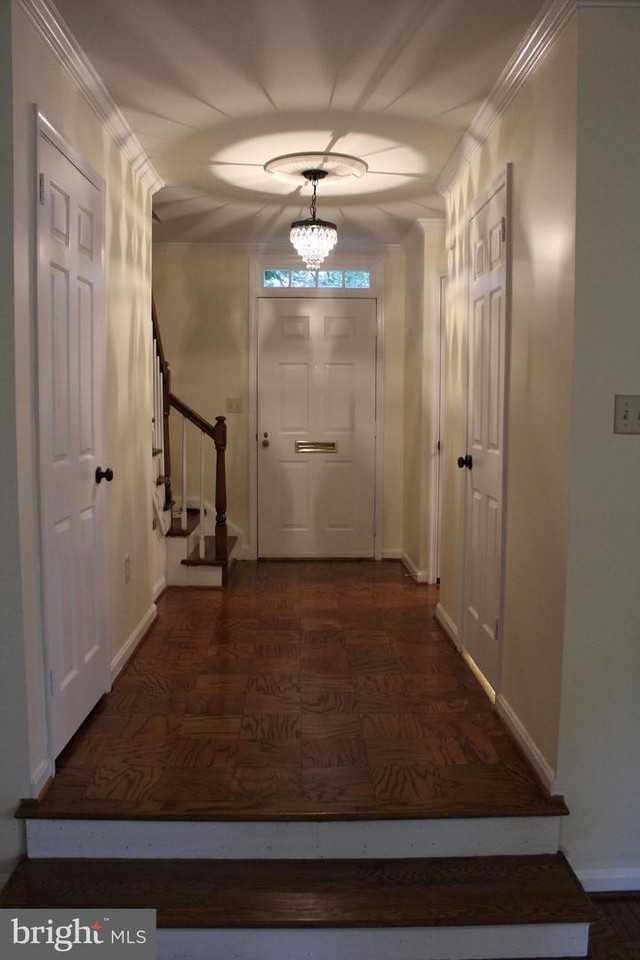 1019 N Pitt St - Photo 3 of 22