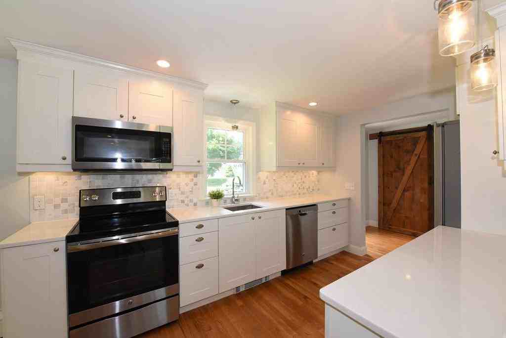 5 Victor Dr - Photo 2 of 18