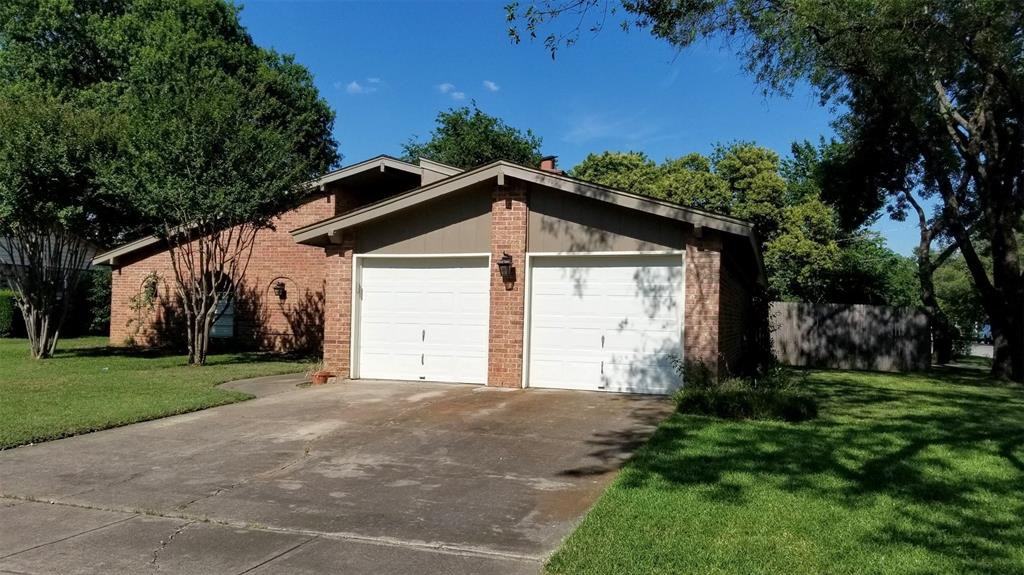 5600 Stone Dr - Photo 3 of 24