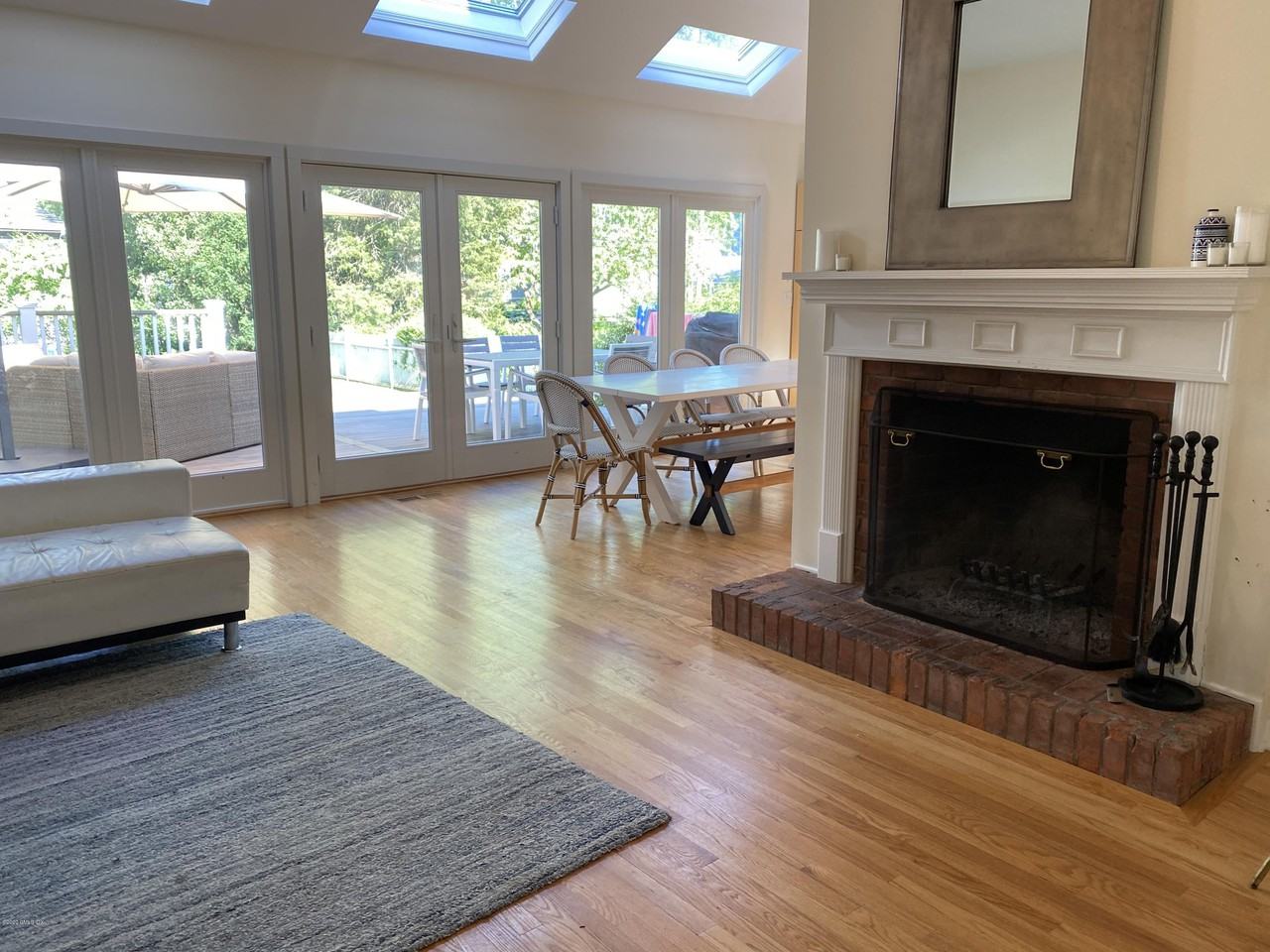 10 Grimes Rd - Photo 3 of 31
