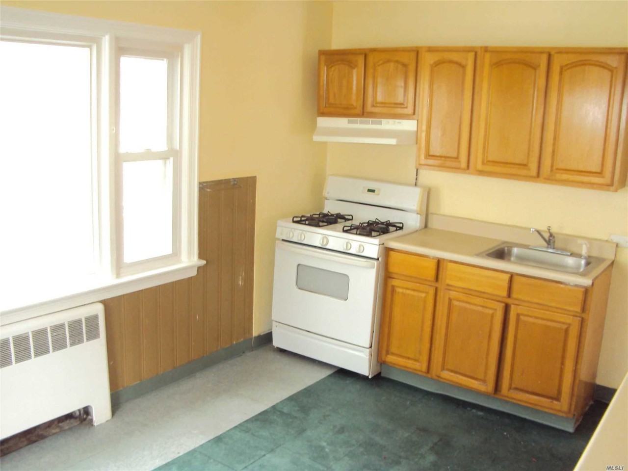 36 Floyd St - Photo 3 of 12