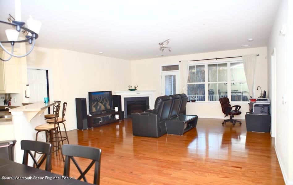 416 Sloan Ct - Photo 2 of 9