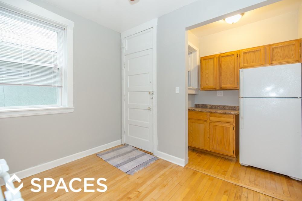 5219 N Christiana Ave - Photo 2 of 10