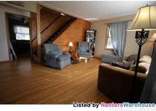 3043 Main St Ne - Photo 2 of 9