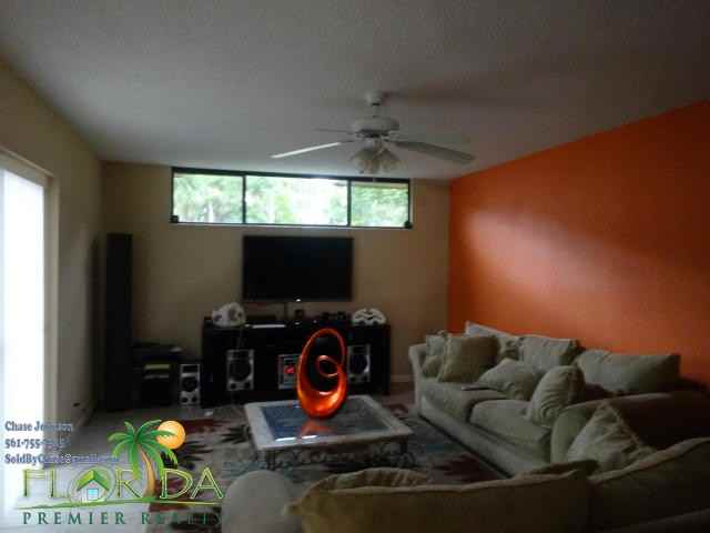 8165 Severn Dr #D - Photo 2 of 5