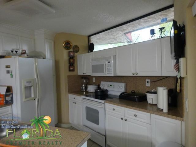 8165 Severn Dr #D - Photo 3 of 5