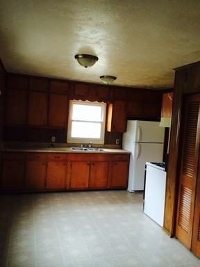 1610 Elmrow Dr - Photo 2 of 8