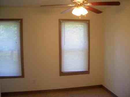 518 W Chandler St - Photo 2 of 7