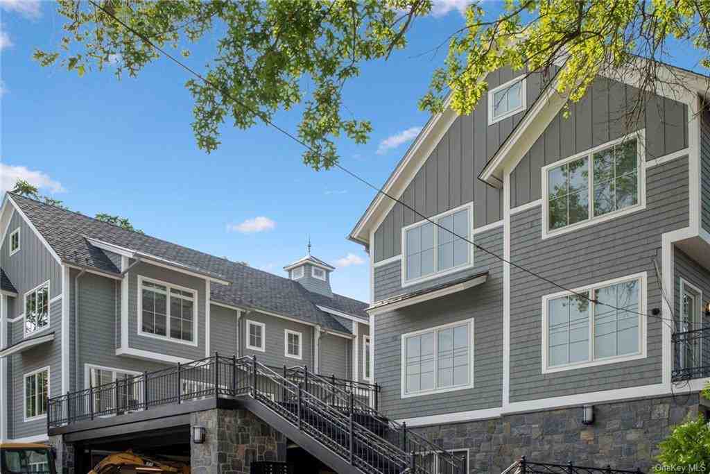 620 W Boston Post Rd 5, Mamaroneck, NY 10543 2 Bedroom